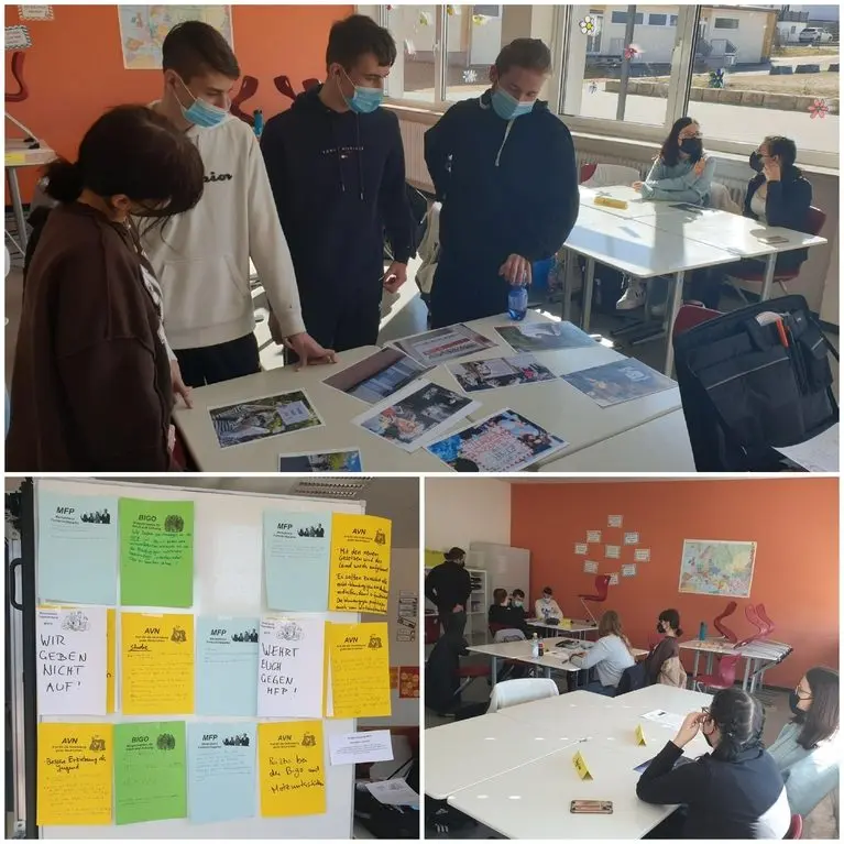 Collage: Jugendliche betrachten Fotos auf einem Tisch, Pinnwand mit Notizzetteln, Gruppenarbeit im Klassenraum