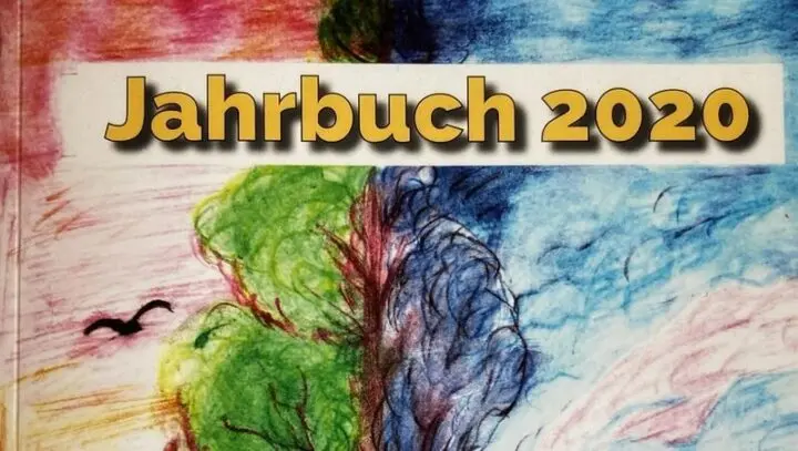 Ausschnitt der Titelseite des Jahrbuchs 2020 mit gemaltem grün-blauem Baum